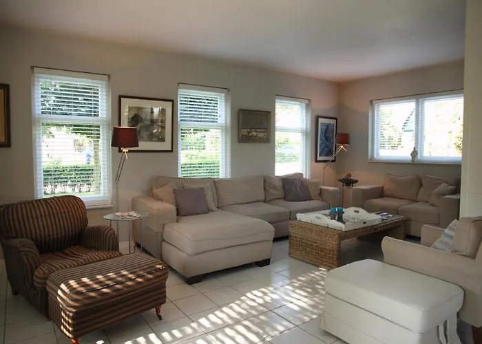 Groet Villa Stay With Garden Views